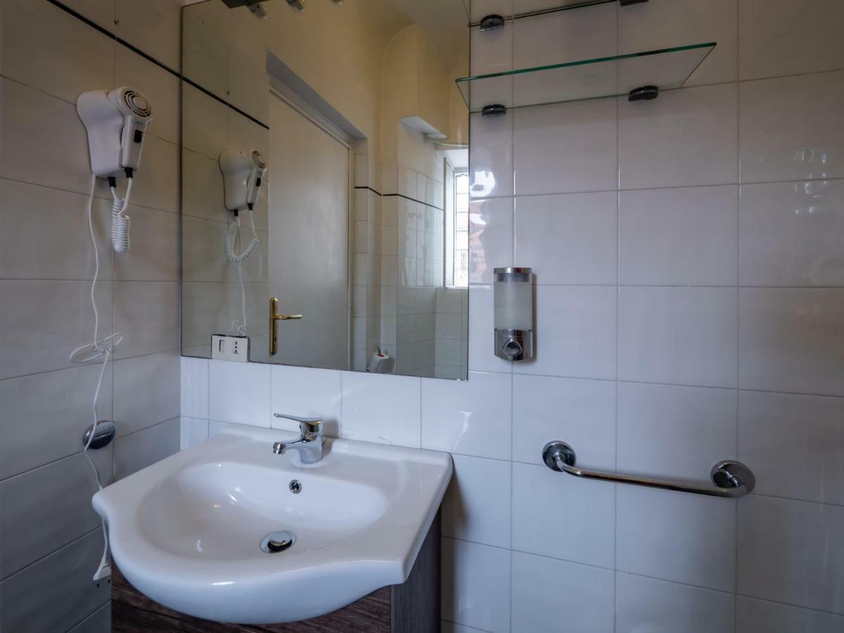 Principe Amedeo Bed & Breakfast โรม ภายนอก รูปภาพ